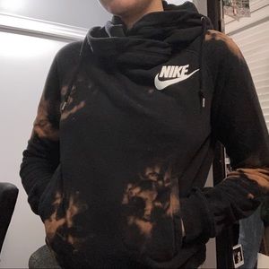 Nike Women’s Tie Dyed Hoodie. Cowl neck.